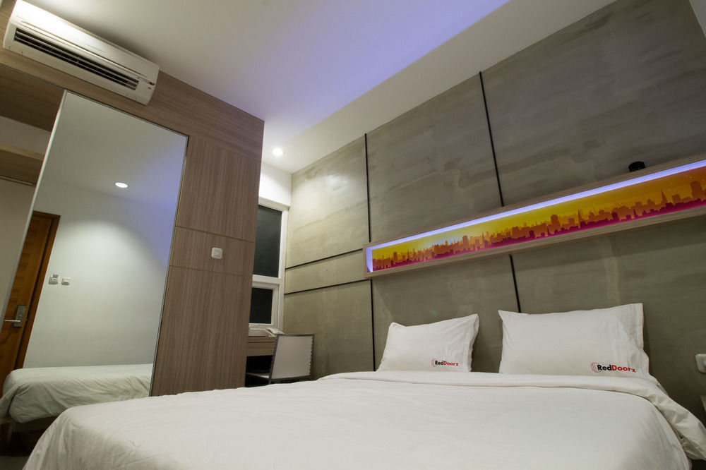 Reddoorz Plus @ Setiabudi Eight Yakarta Exterior foto