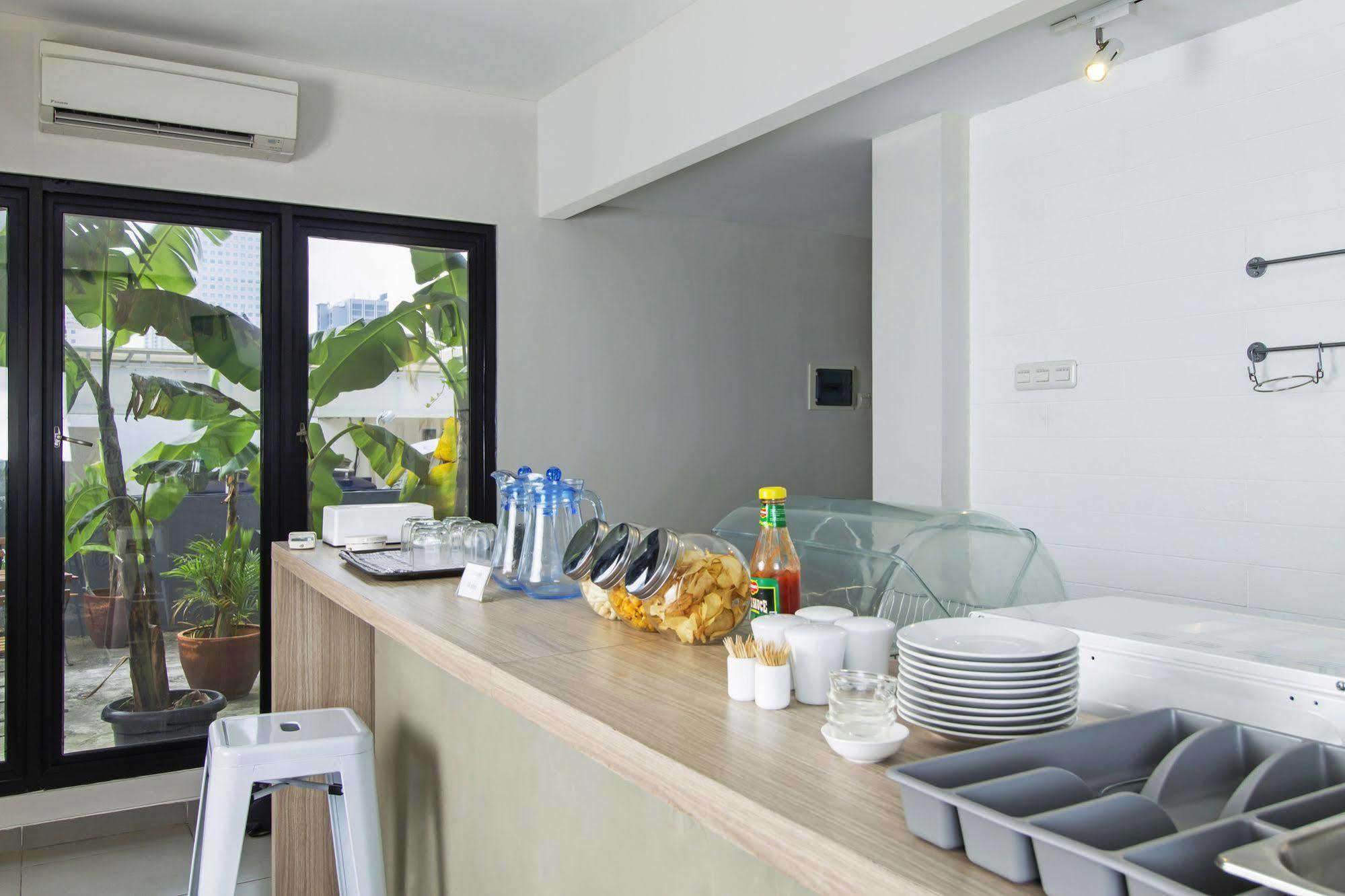 Reddoorz Plus @ Setiabudi Eight Yakarta Exterior foto
