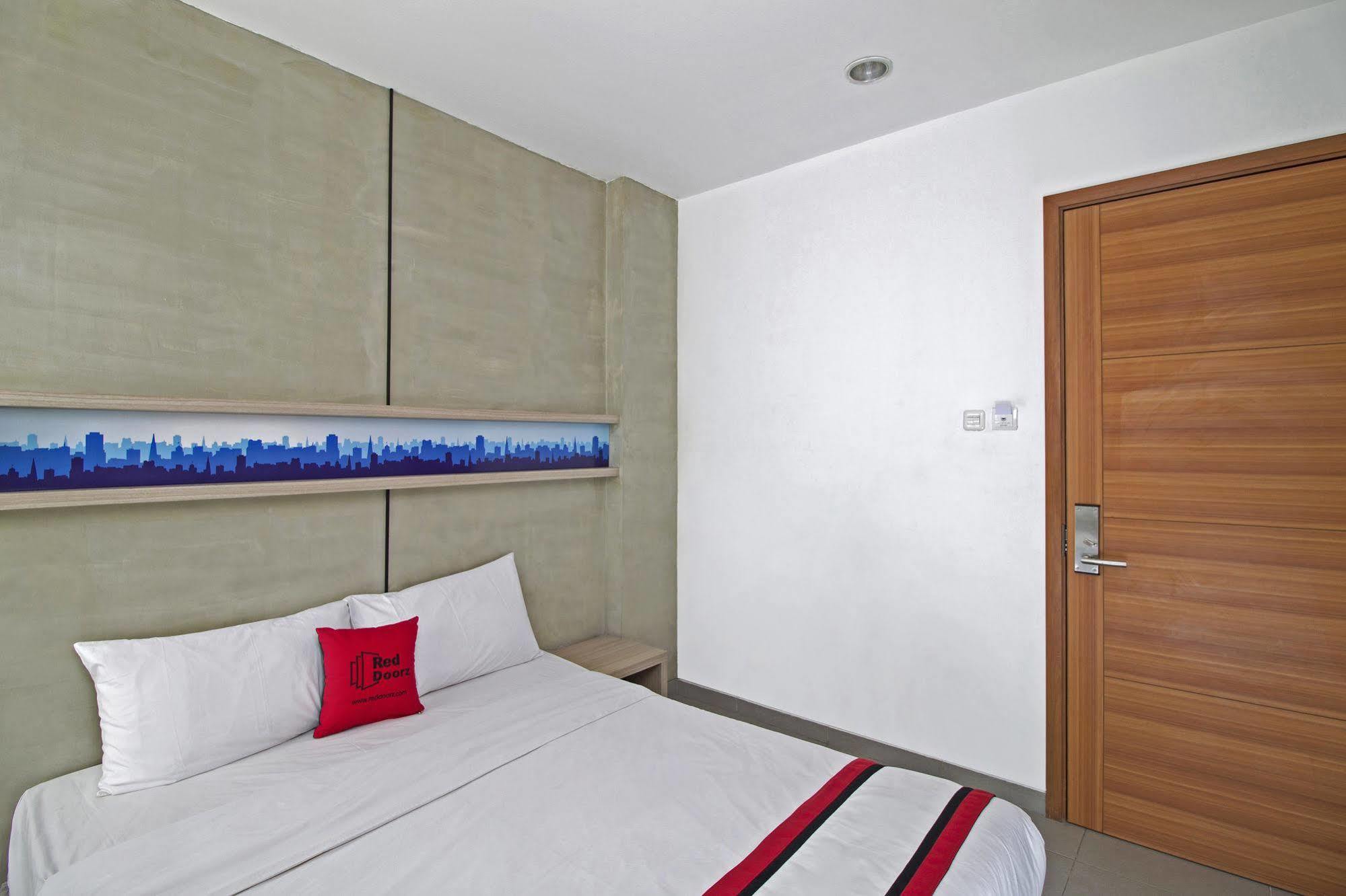 Reddoorz Plus @ Setiabudi Eight Yakarta Exterior foto